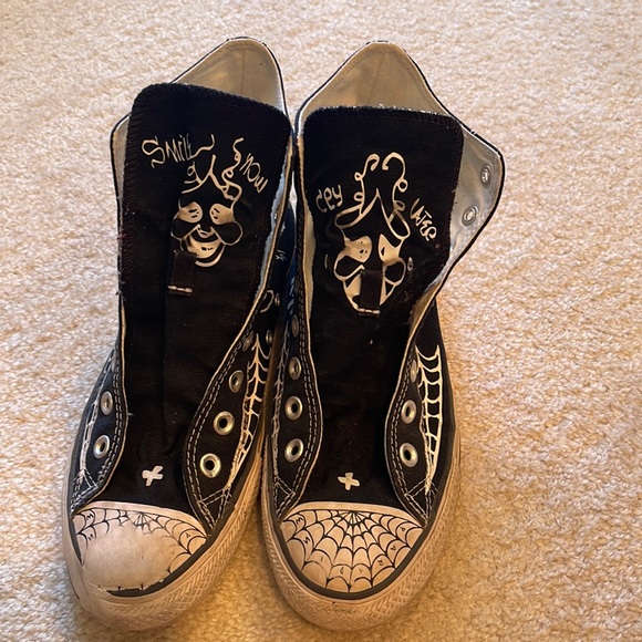 Converse chucks with writing & cool pics on it